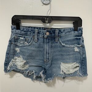 Women’s - Abercrombie & Fitch Med Wash Destroyed Low Rise Jean Shorts - EU25/US0